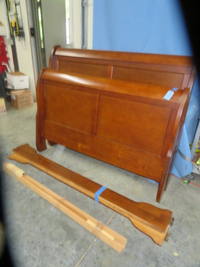 QUEEN SLEIGH BED W/ MATCHING RAILS