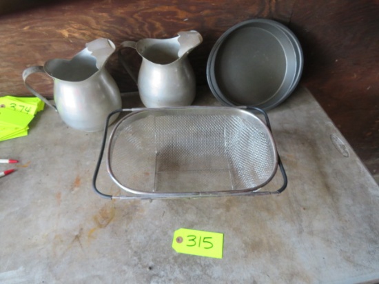 2 METAL PITCHERS, CAKE PAN & STRAINER