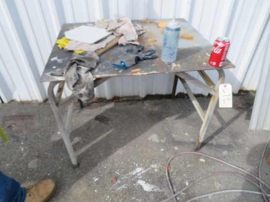 METAL TABLE