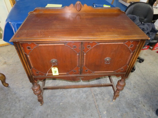 ANTIQUES & COLLECTIBLE AUCTION