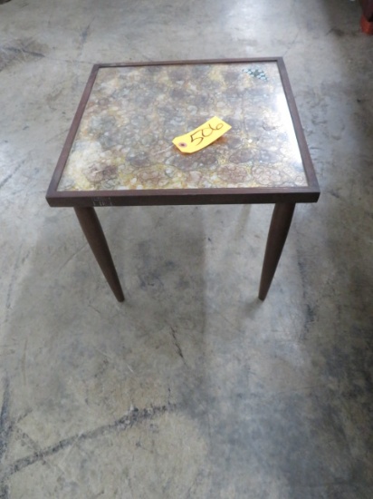 SMALL TABLE  16 X 16 X 15