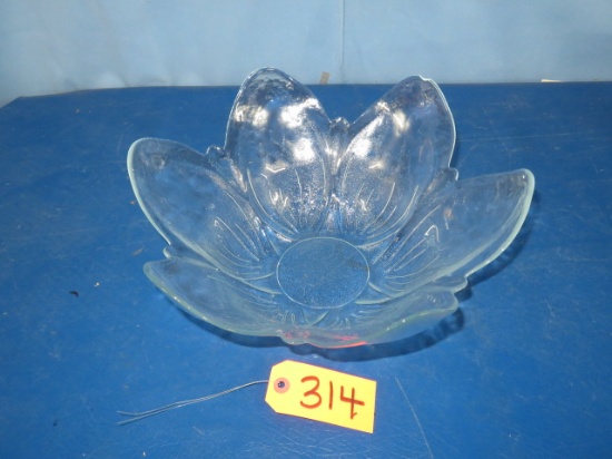 FLOWER PETAL GLASS BOWL