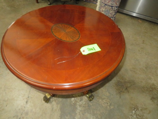 SMALL ROUND PEDESTAL TABLE W/ BRASS FT  26 D X 21 T