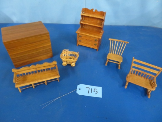 WOODEN DOLL HOUSE FURNITURE