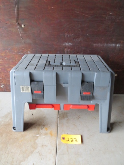 STEP STOOL/TOOL BOX W/ HAND TOOLS