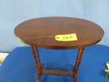 SMALL OCCASIONAL TABLE  19 X 22