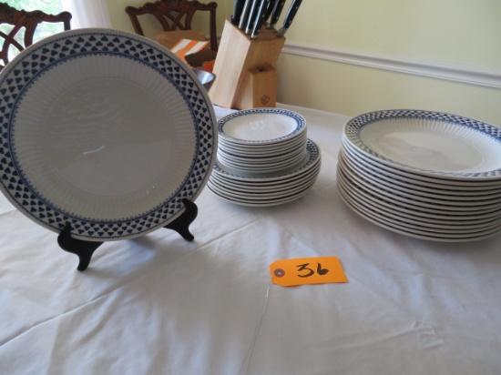 64 pcs. Brentwood china