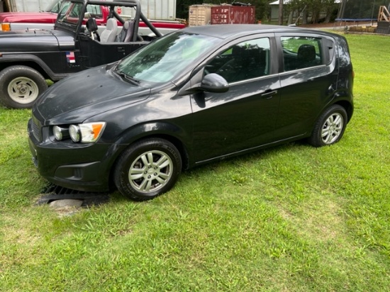 2013 CHEVROLET SONIC LT TURBO W/ 204,000 MILES MANUAL TRANSMISSION - RUNS AND DRIVES- A/C IS COLD