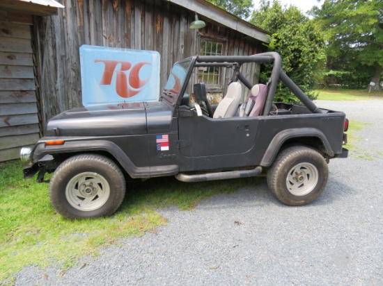 1989 JEEP HARDTOP, 5 SPD MANUAL TRANSMISSION W/ 185,913 MILES  4 X 4  4 CYL MOTOR- RUNS AND DRIVES