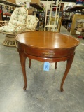 ROUND SIDE TABLE  29 X 25