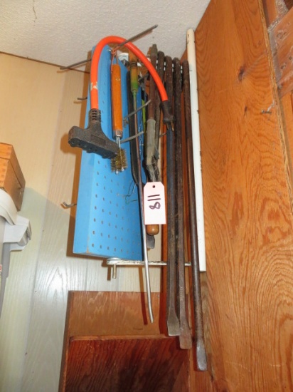 HANDTOOLS AND 3WAY PLUG- CONTENTS ONLY