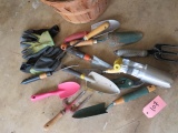 GARDENING HAND TOOLS LOT W /BASKET
