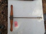 VINTAGE HAND DRIVEN AUGER - SEE IMAGES FOR SM DETAILS