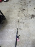 WHITE RINO FISH POLE W/ ABU GARCIA AMBASSADEUR 550 PLUS REEL