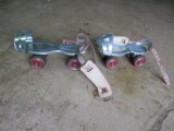 VINTAGE NO30 GLOBE SKATE CORP ROLLER SKATE SHOES-