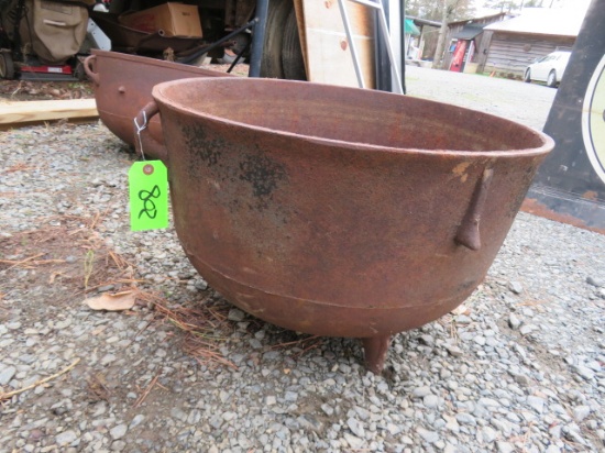 CAST IRON POT