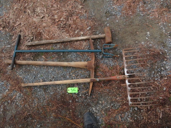 YARD TOOL LOT