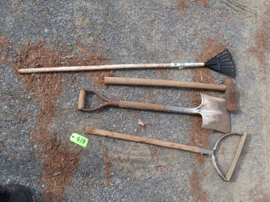 YARD TOOL LOT