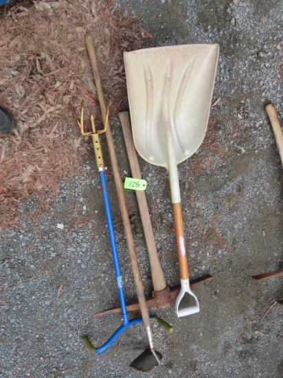 YARD TOOL LOT