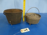 LODGE #8 KETTLE W/ LID AND CAST COOK POT