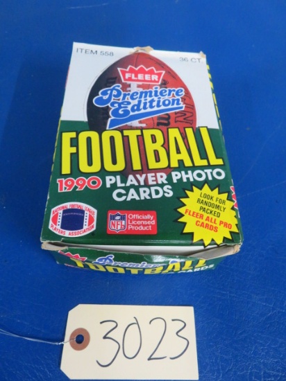 1990 FOOTBALL CARDS  36 CT