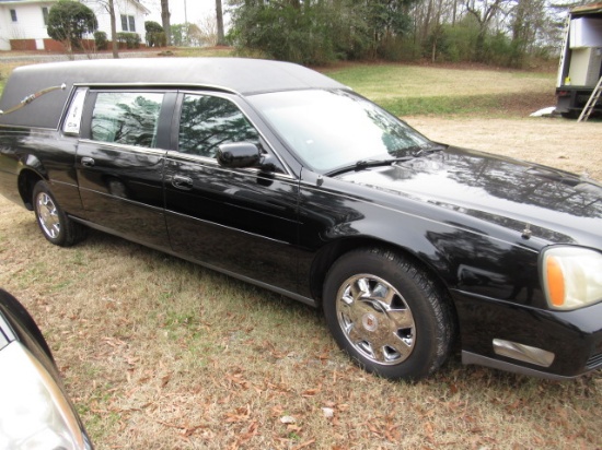 2002 CADILLAC HEARST- EXCELLENT  CONDITION, RUNS AND DRIVES