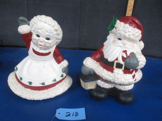 2 PCS. CERAMIC MR & MRS. CLAUS  15 T HEAVY