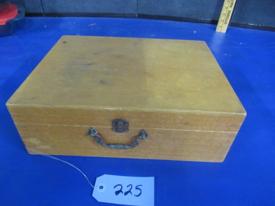 WOODEN SALESMAN BOX   14 X 11