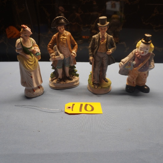 4 FIGURINES