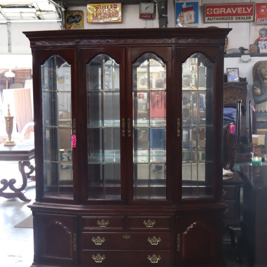 AMERICAN HERITAGE CHINA HUTCH W/ GLASS SHELVES