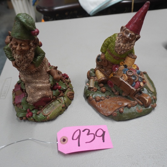 2 TOM CLARKE GNOMES