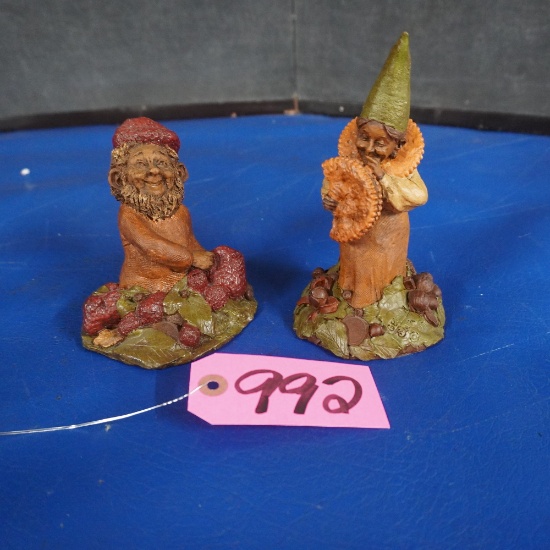 2 TOM CLARKE GNOMES