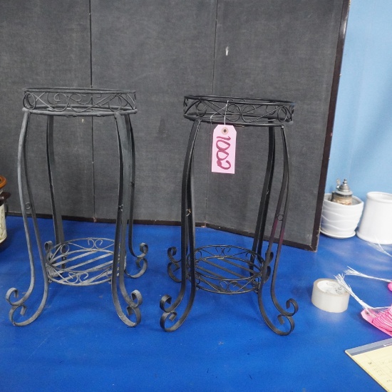 2 METAL PLANT STANDS 21 T