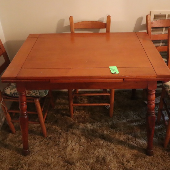 CHERRY KITCHEN TABLE 30 X 30 X 42  W/ 4 CHAIRS