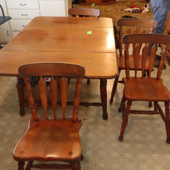 KITCHEN TABLE W/ 2 LEAVES @ 17" EA.AND 4 CHAIRS