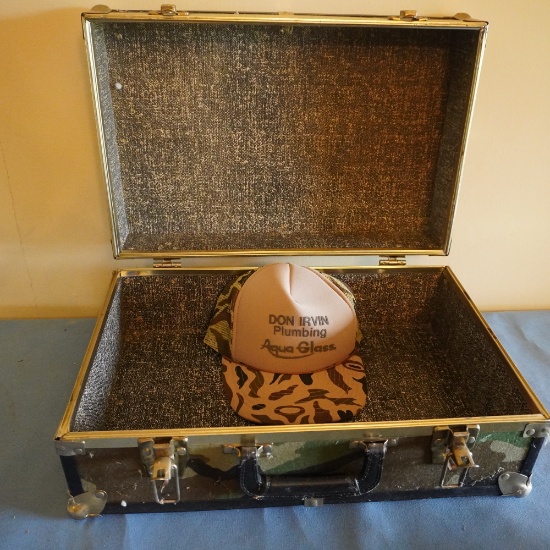 SMALL TRUNK  18 X 12