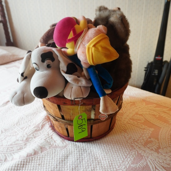 BASKET OF STUFFED ANIMALS