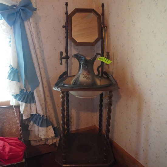 BOWL & PITCHER W/ STAND  52 T