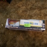 METAL FOOD LION TRUCK NEW IN BOX