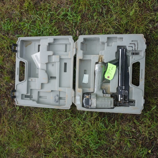 PORTA CABLE NAILER