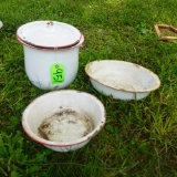 3 PORCELAIN PANS