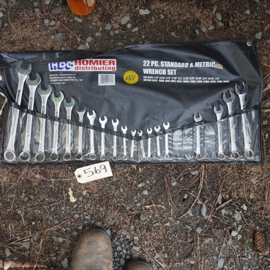 SET OF WRENCHES
