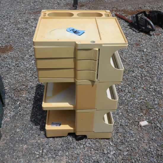 STORAGE RACK ON WHEELS