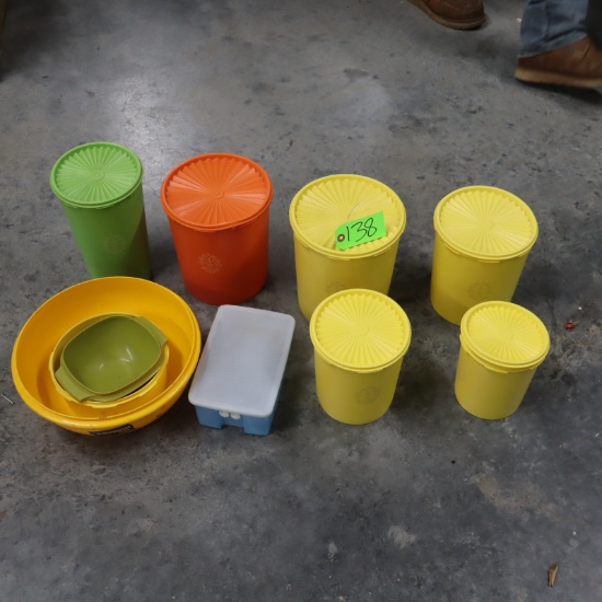 TUPPERWARE LOT