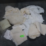 LOT OF TABLE LINENS