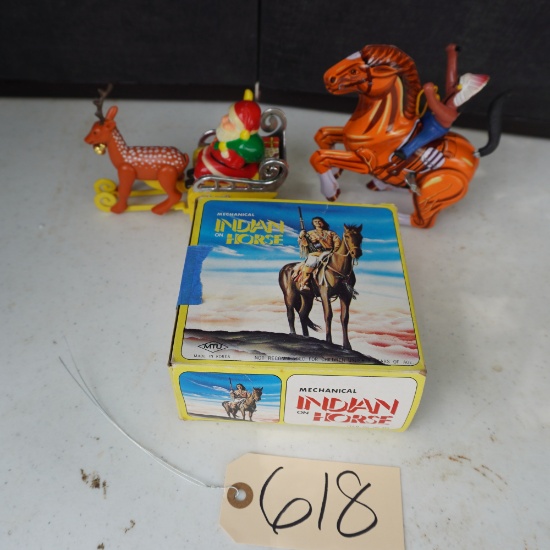 2 WIND UP TOYS
