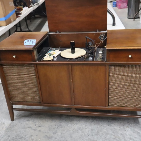 on site pickup-  ANTIQUES & COLLECTIBLE AUCTION
