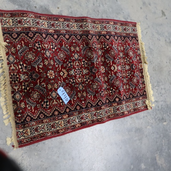 AREA RUG  40 X 24
