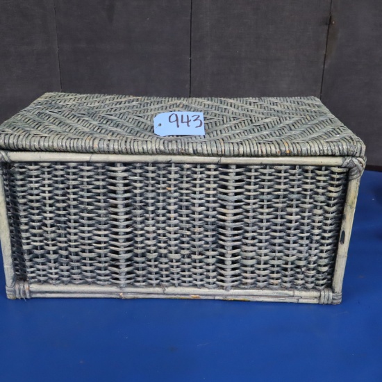 WICKER TRUNK  26 X 15 X 13