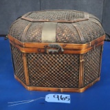 WICKER CONTAINER